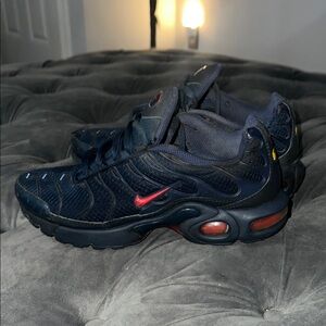 Air Max Plus GS 'Midnight Navy Challenge Red' Navy and Red Athletic Sneakers